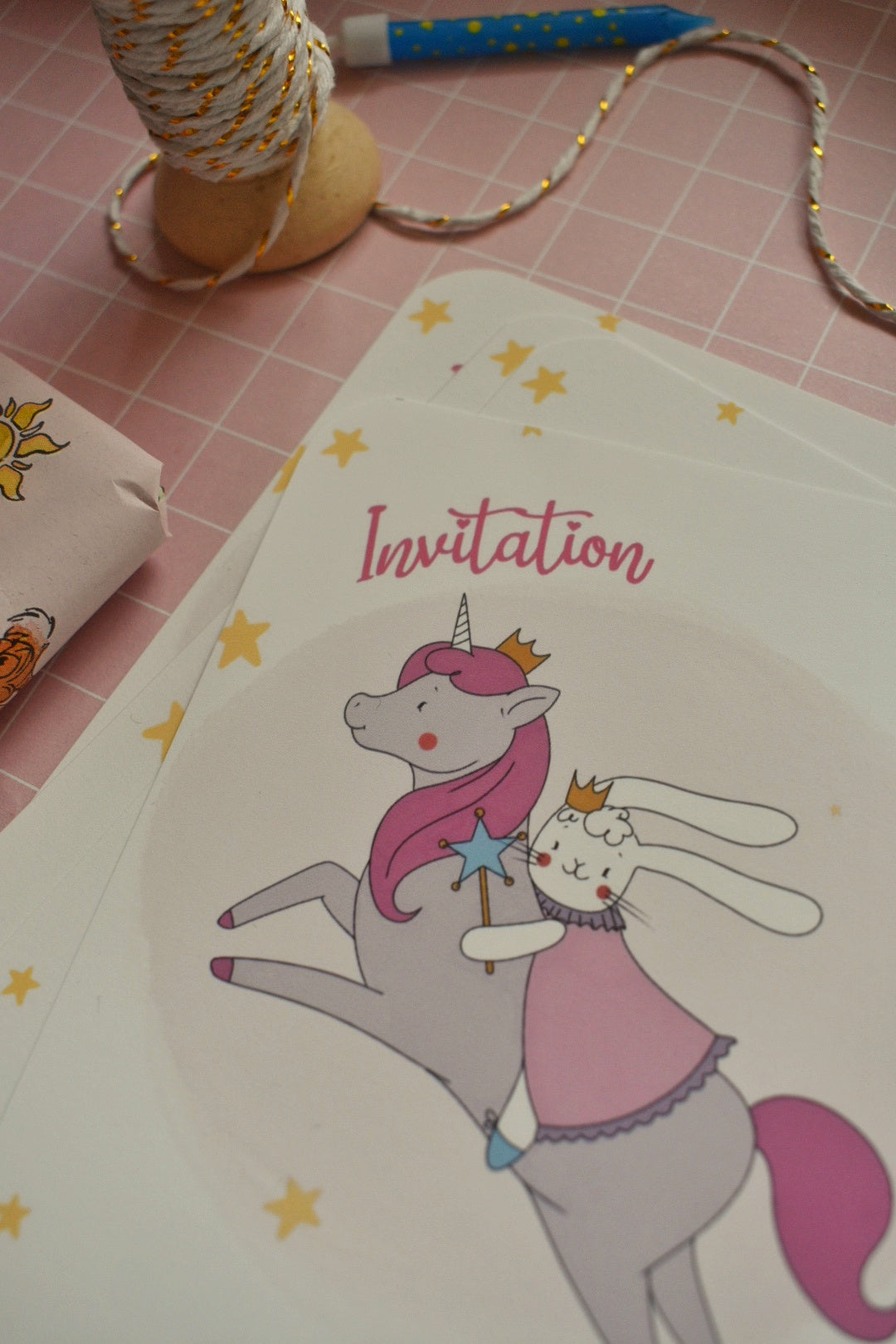 Lot de cartons d'invitation d'anniversaire "Plein de Magie"- Personnalisable